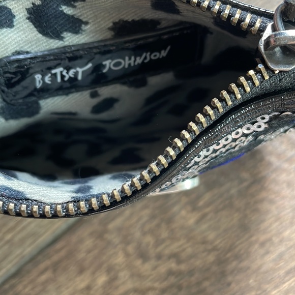 Betsey Johnson Zip Clutch - Picture 5 of 8